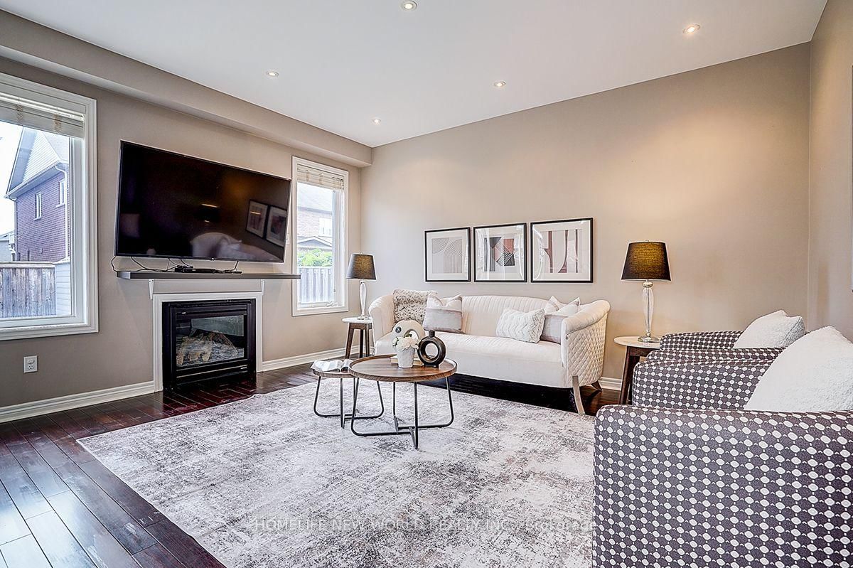 39 James Parrott Avenue • Markham, ON photo 13