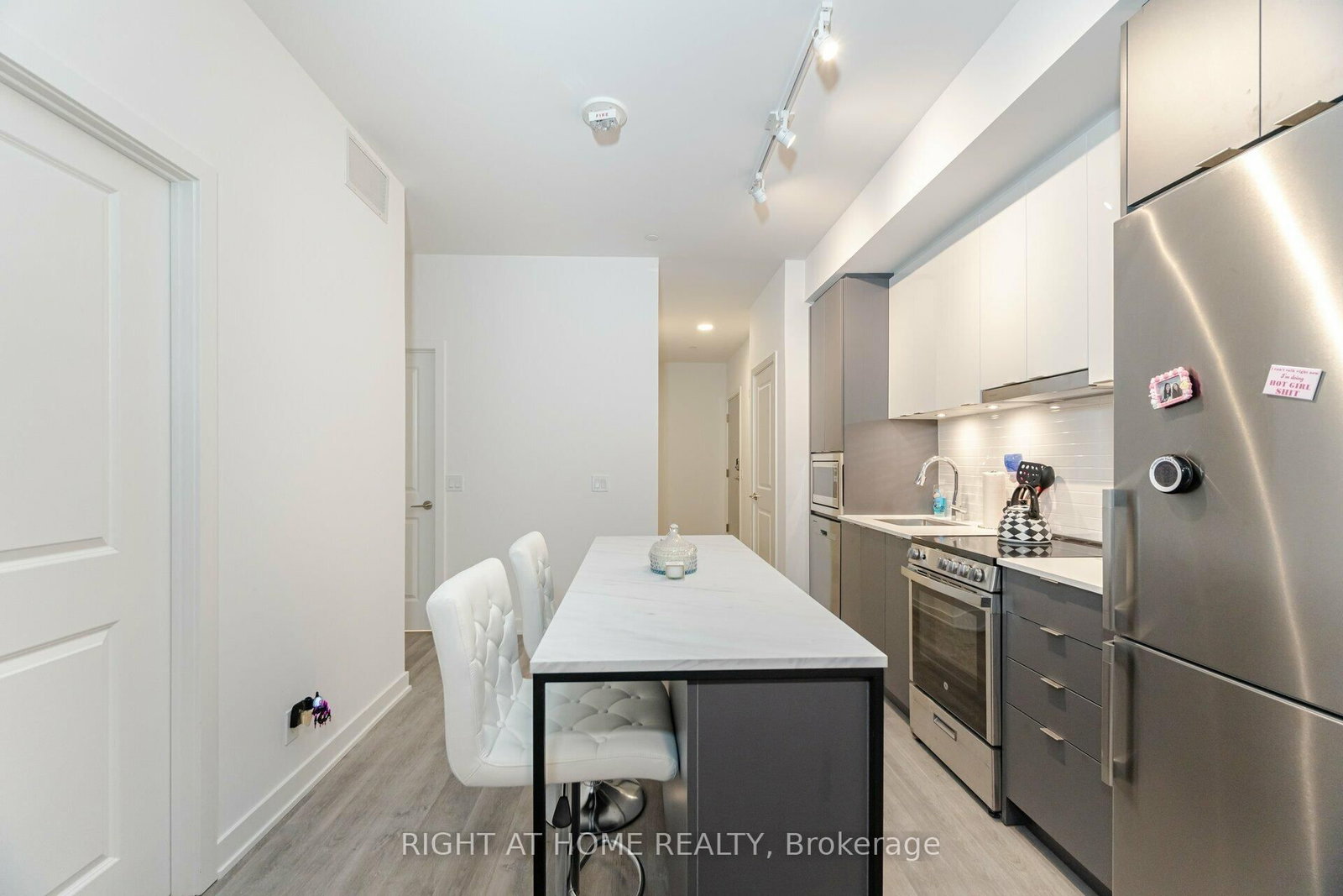 50 Upper MAll Way • #226 • Vaughan, ON photo 10