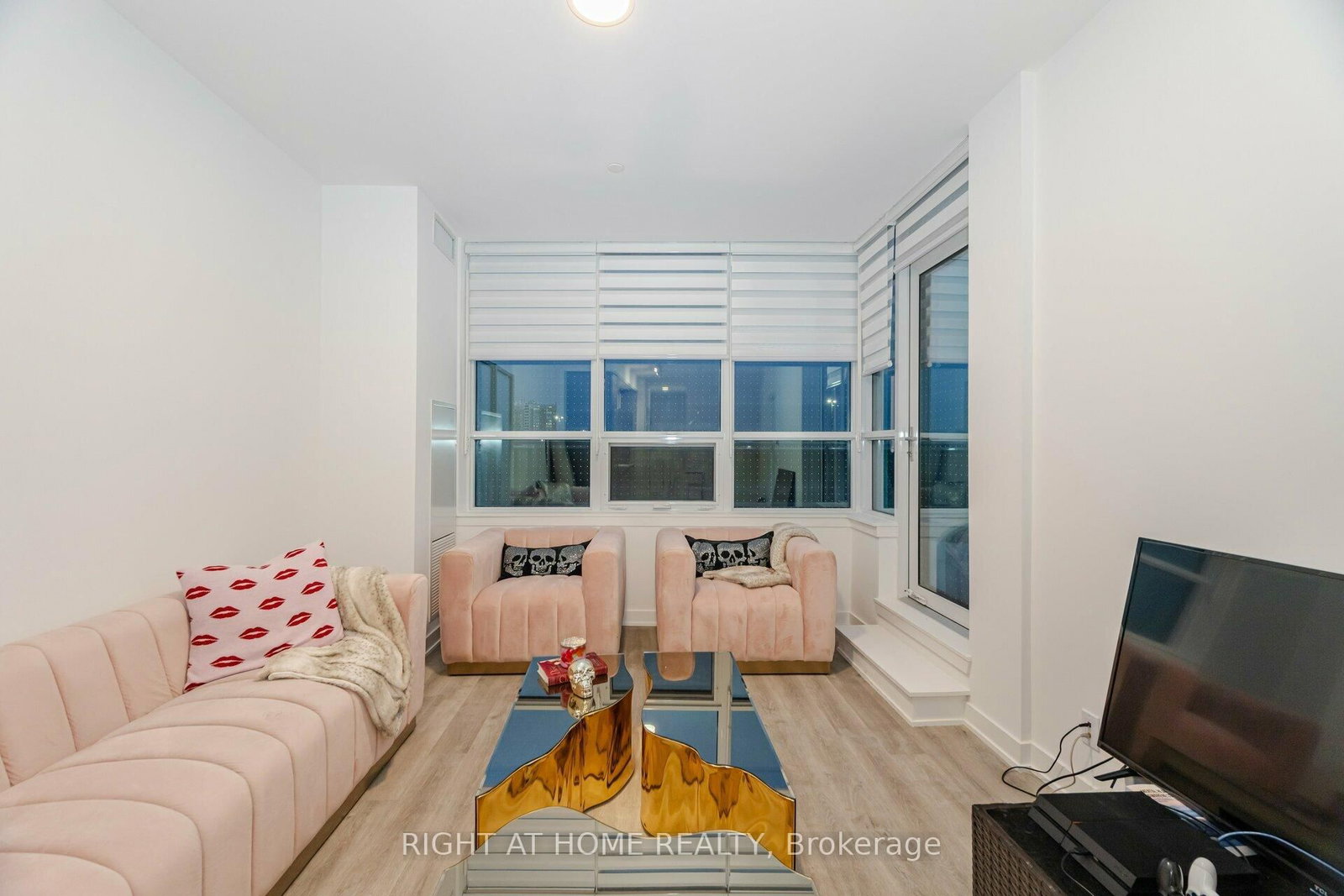 50 Upper MAll Way • #226 • Vaughan, ON photo 14