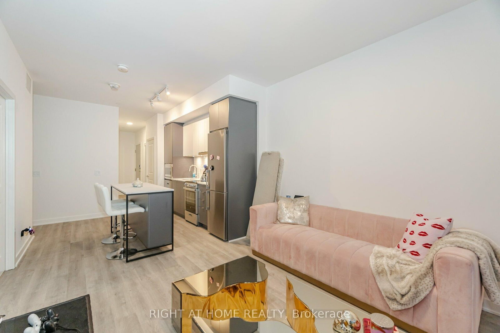 50 Upper MAll Way • #226 • Vaughan, ON photo 15