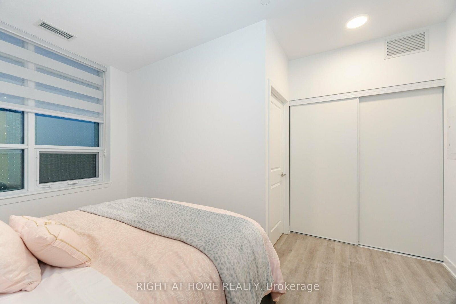 50 Upper MAll Way • #226 • Vaughan, ON photo 19