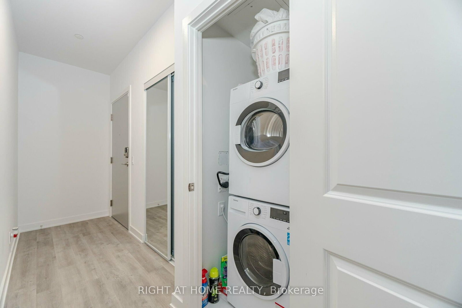 50 Upper MAll Way • #226 • Vaughan, ON photo 25