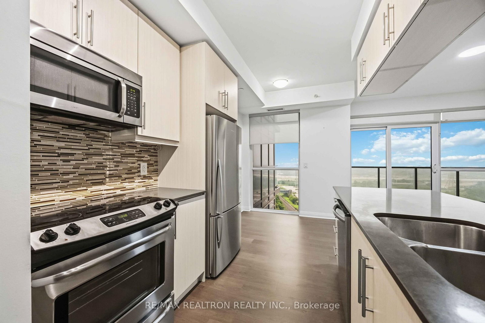 55 Oneida Crescent • #1904 • Richmond Hill, ON photo 14