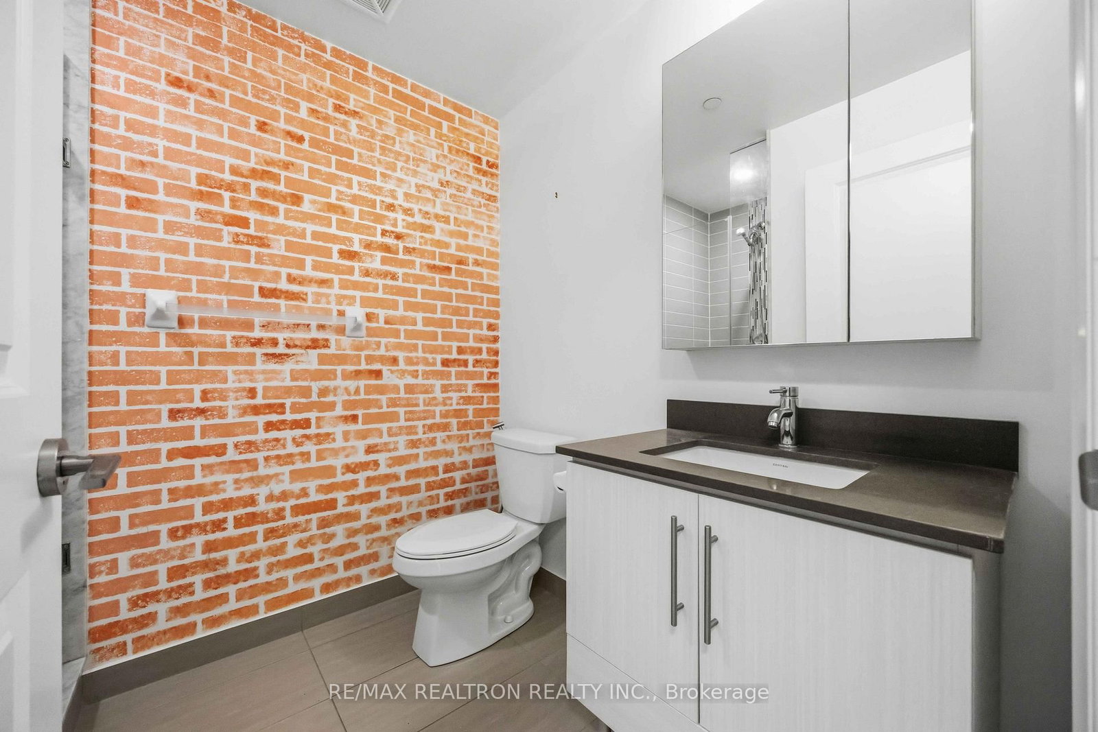 55 Oneida Crescent • #1904 • Richmond Hill, ON photo 20