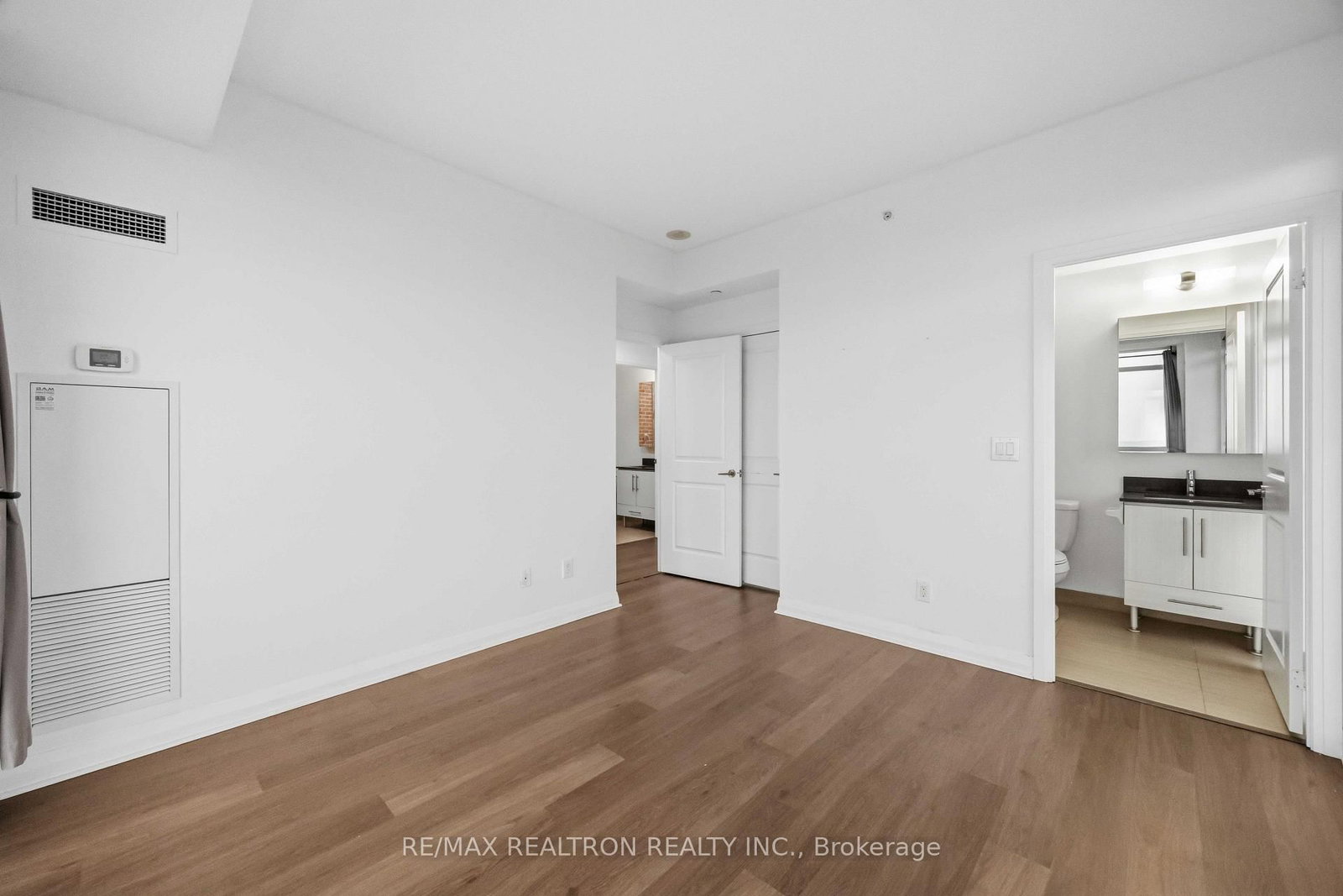 55 Oneida Crescent • #1904 • Richmond Hill, ON photo 23