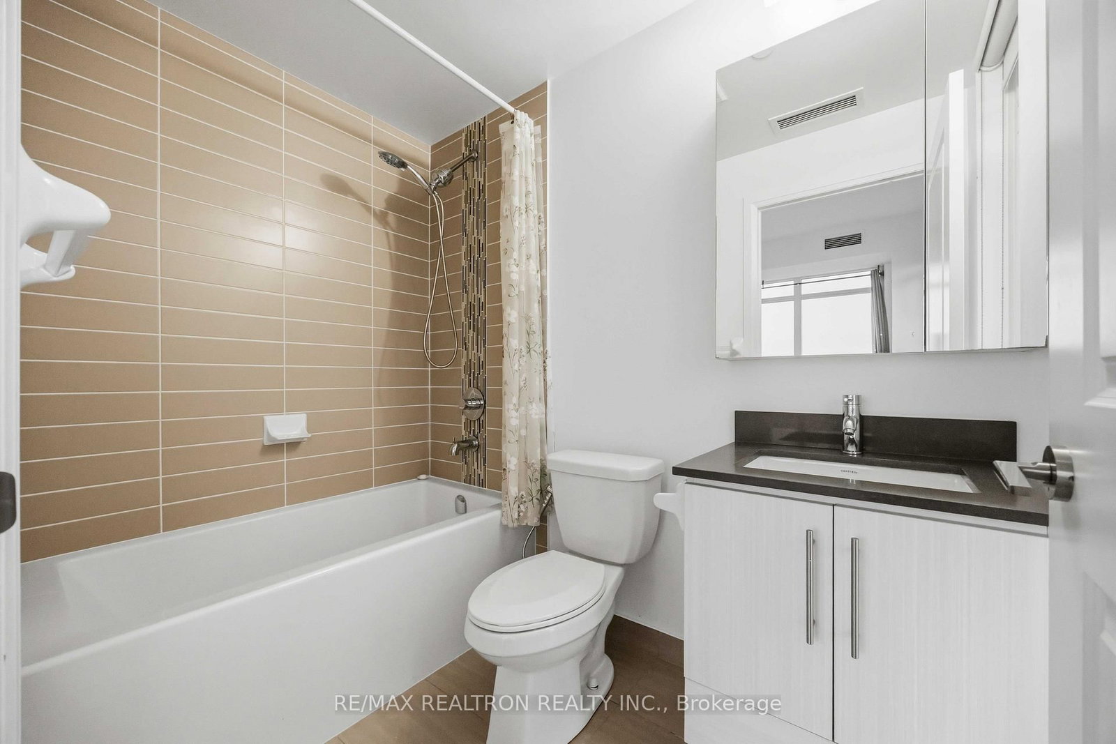 55 Oneida Crescent • #1904 • Richmond Hill, ON photo 24