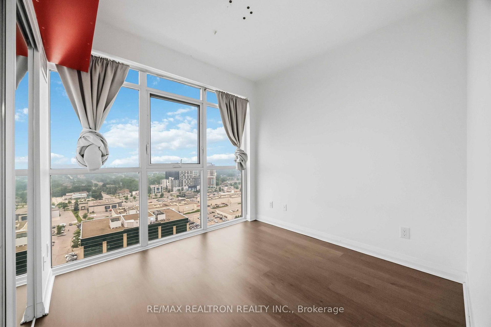 55 Oneida Crescent • #1904 • Richmond Hill, ON photo 25