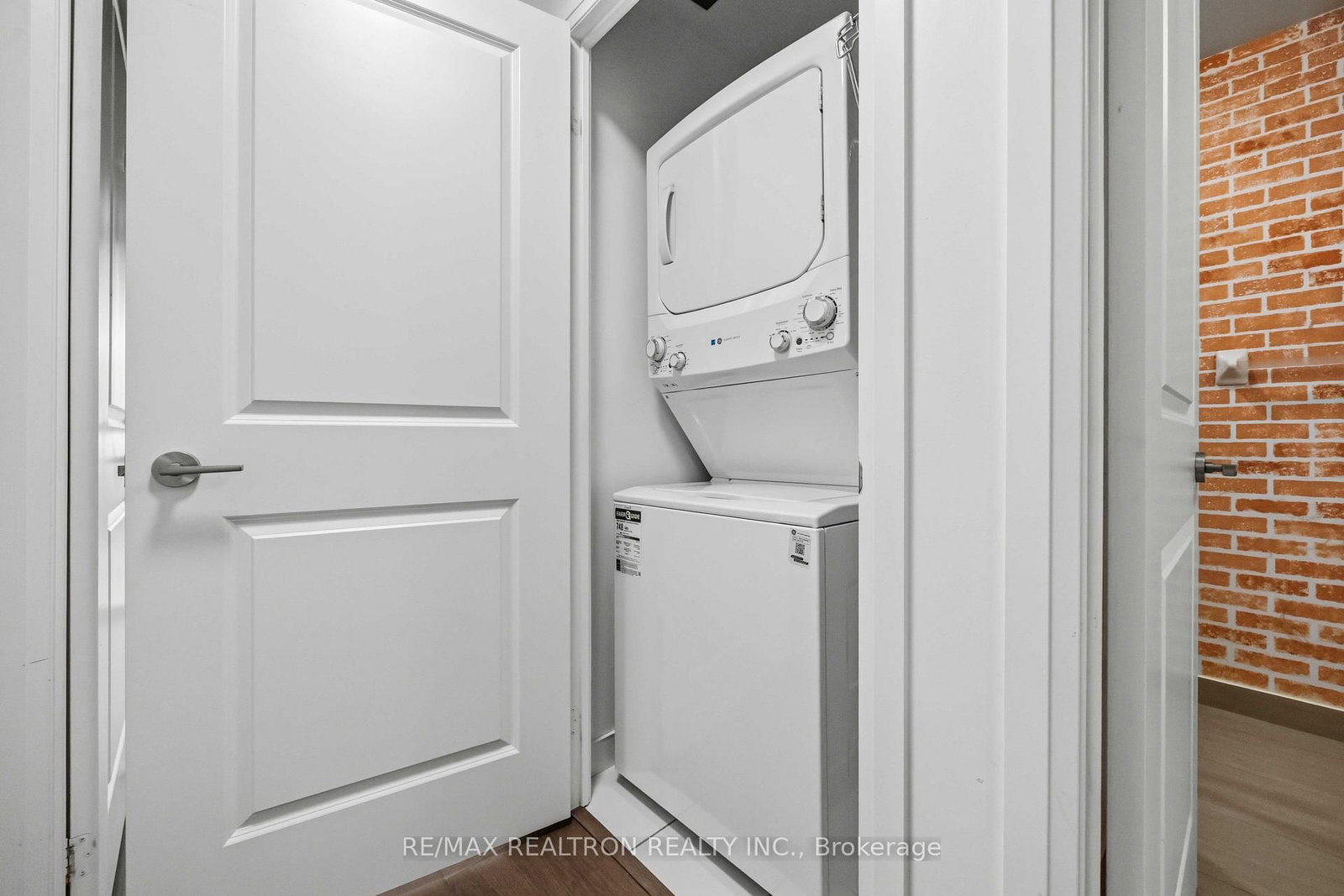 55 Oneida Crescent • #1904 • Richmond Hill, ON photo 27