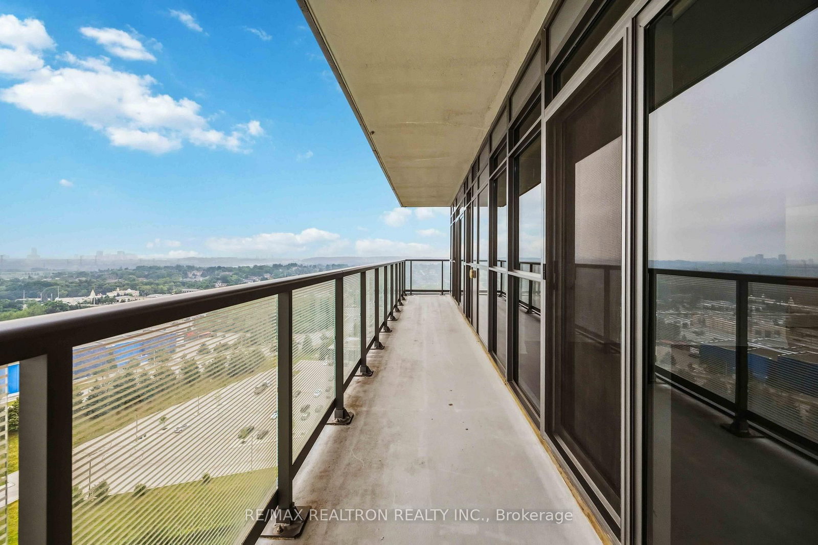 55 Oneida Crescent • #1904 • Richmond Hill, ON photo 29