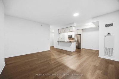 55 Oneida Crescent • #1904 • Richmond Hill, ON photo 8