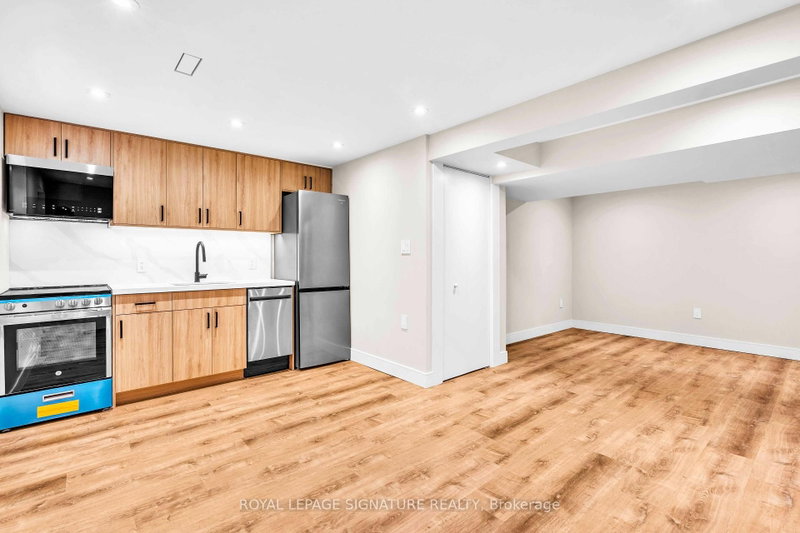 Unit C - 986 Srigley Street