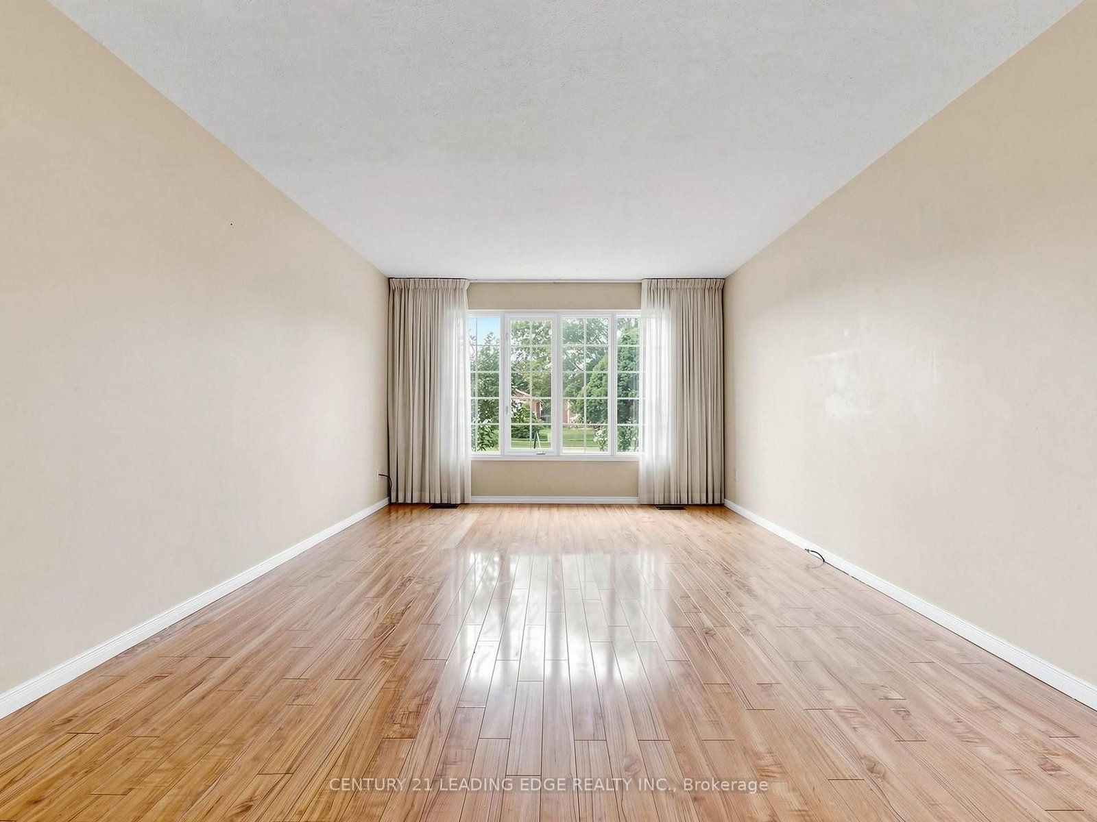 9 COATES Crescent • Richmond Hill, ON photo 5