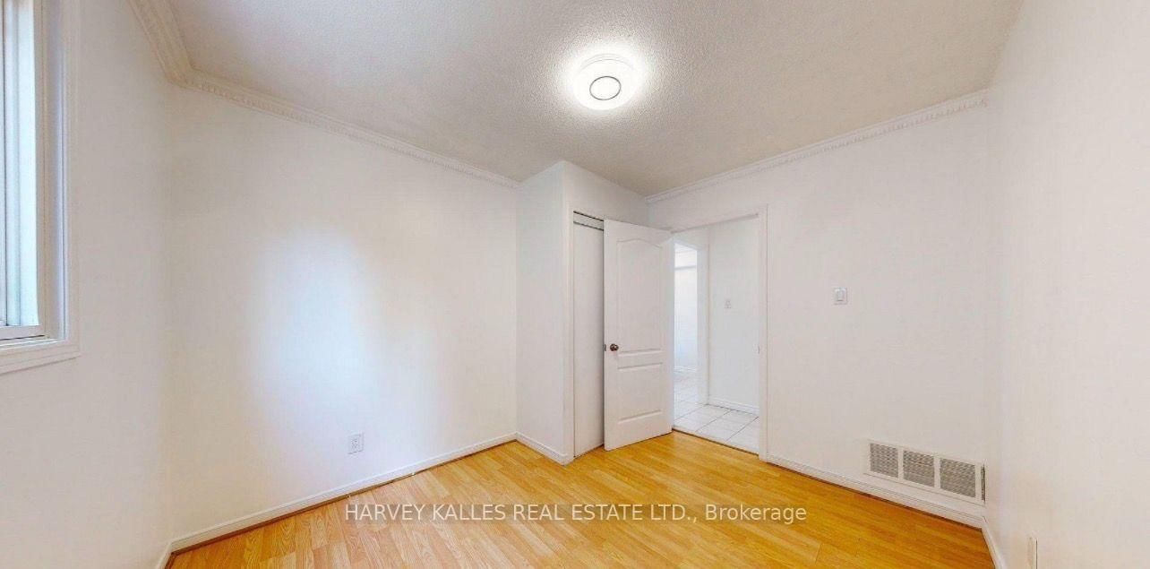Upper-71 Olivewood Dr, Markham, view 17