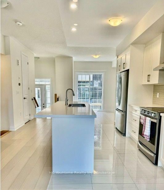81 Clippers Crescent