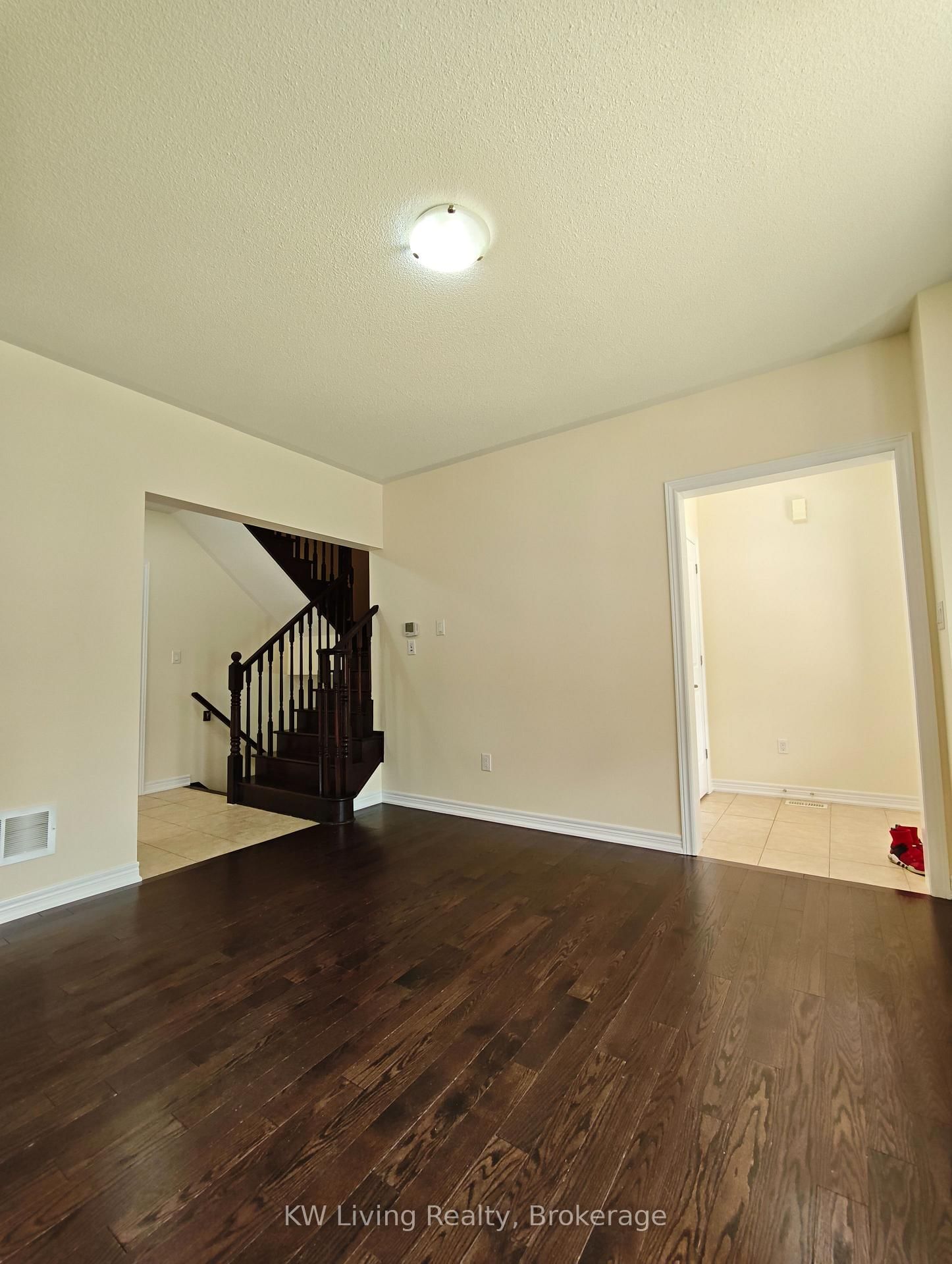 109 Cornwall Drive • Markham, ON photo 3