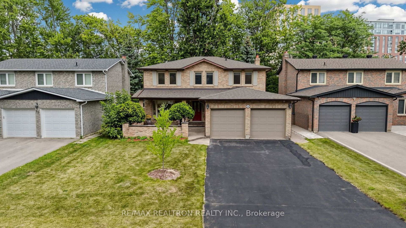 21 Greentree Road • Markham, ON photo 1