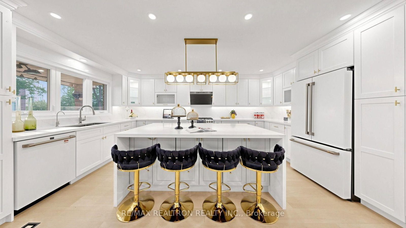 21 Greentree Road • Markham, ON photo 13