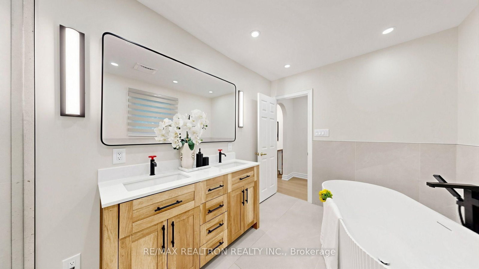 21 Greentree Road • Markham, ON photo 28