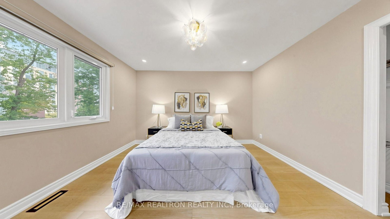 21 Greentree Road • Markham, ON photo 32