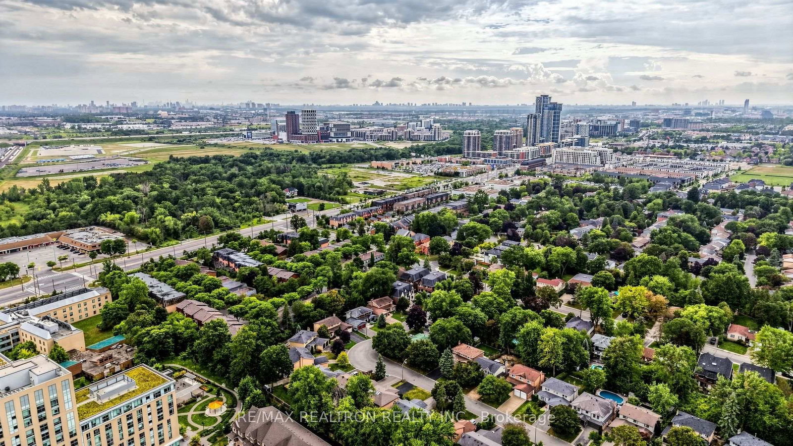 21 Greentree Road • Markham, ON photo 44