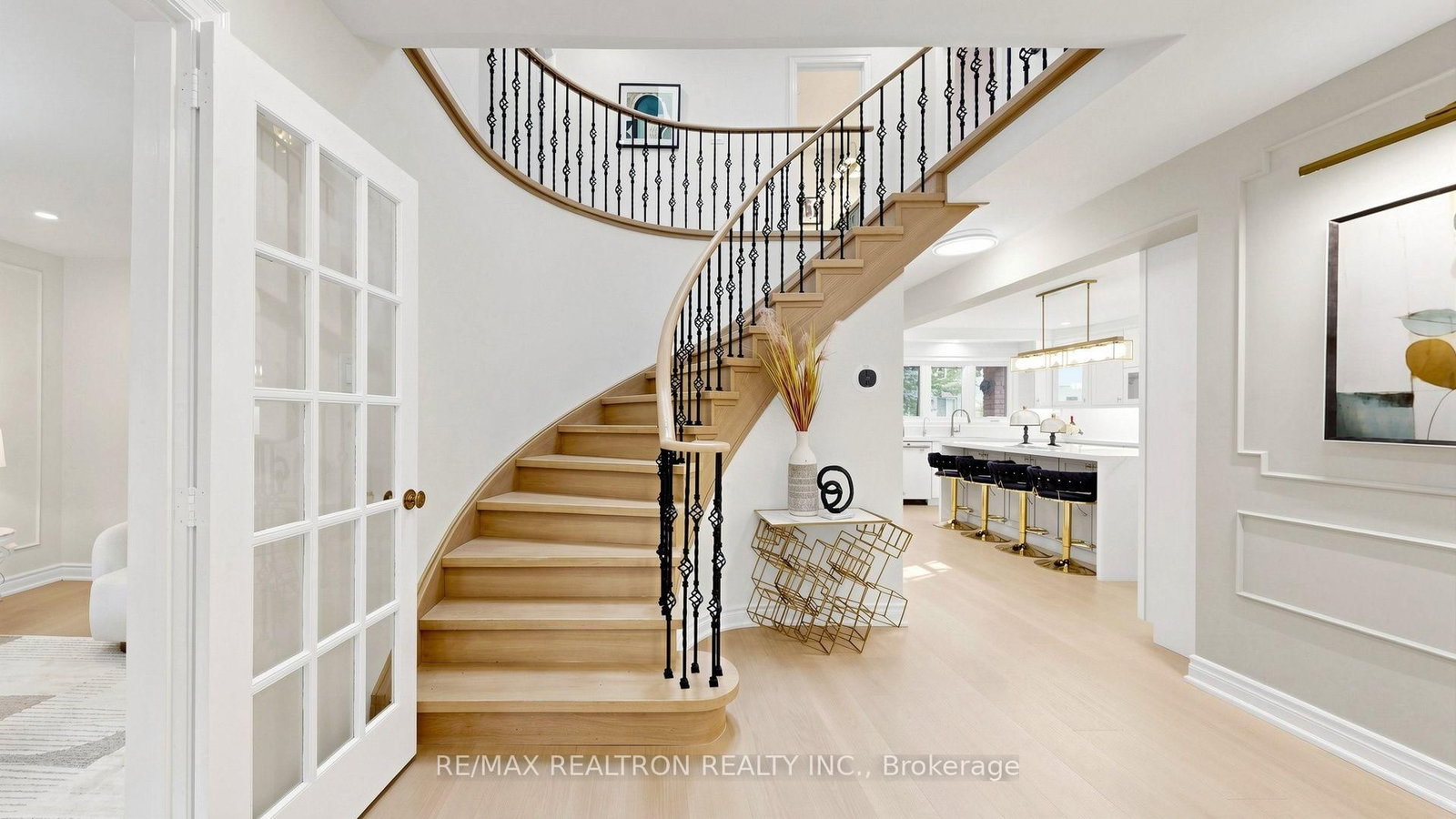 21 Greentree Road • Markham, ON photo 5