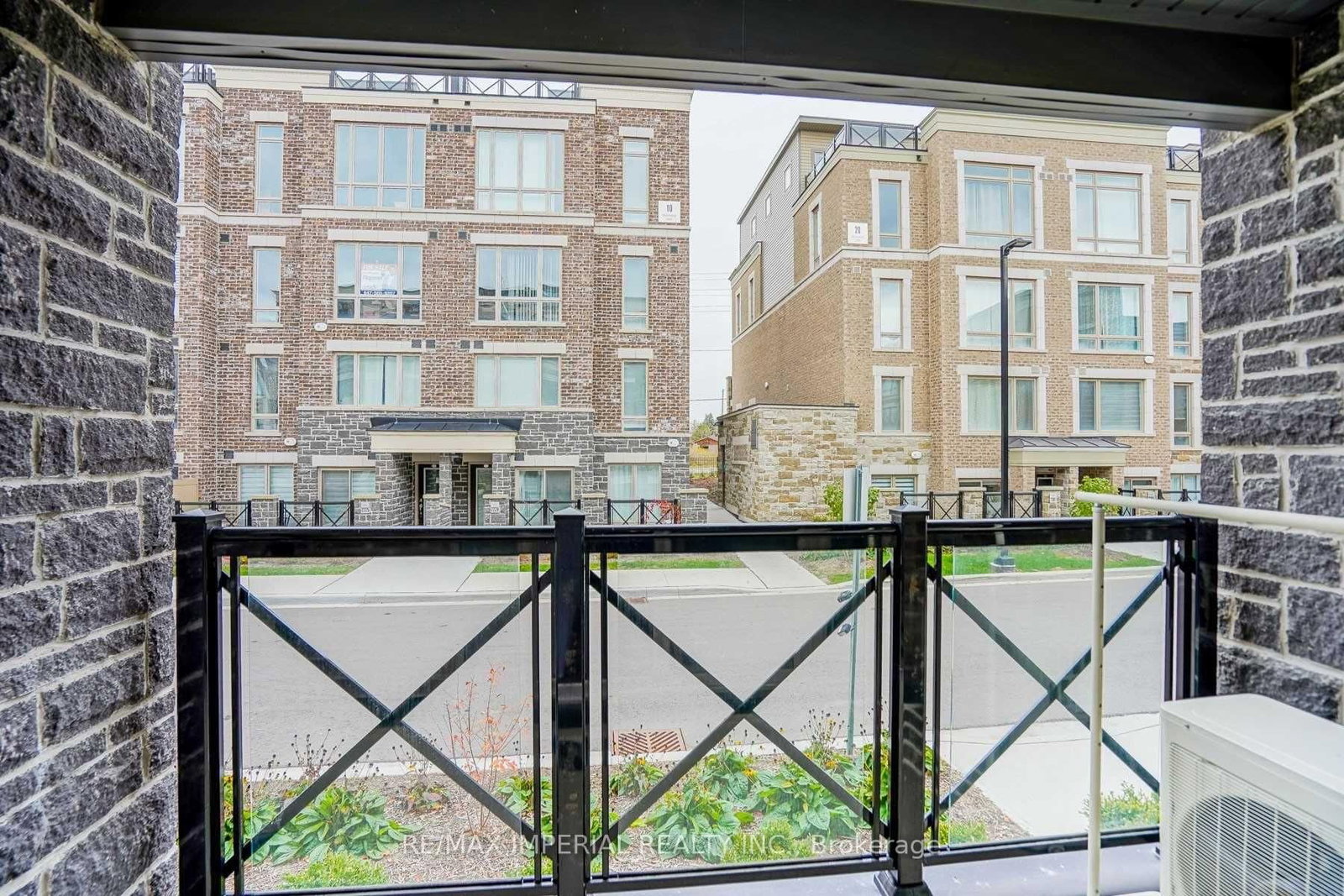15 Westmeath Lane • #2910 • Markham, ON photo 19