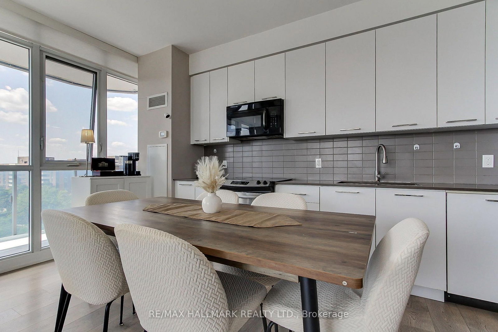 9471 Yonge Street • #910 • Richmond Hill, ON photo 14