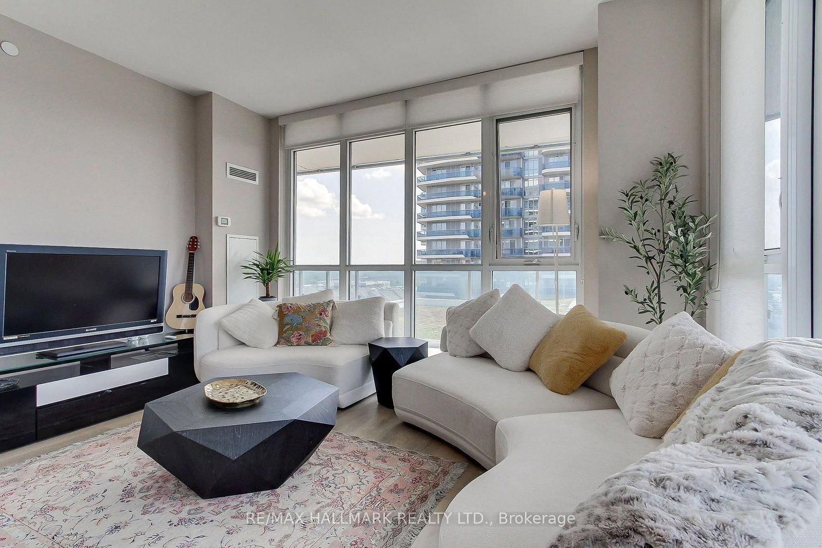 9471 Yonge Street • #910 • Richmond Hill, ON photo 17