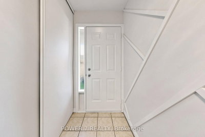 311 Milestone Crescent • #146 • Aurora, ON photo 3