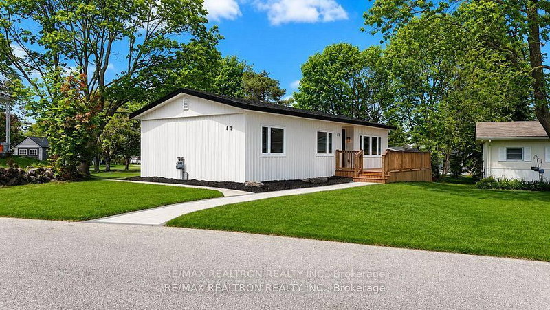 41 Trefoil Drive