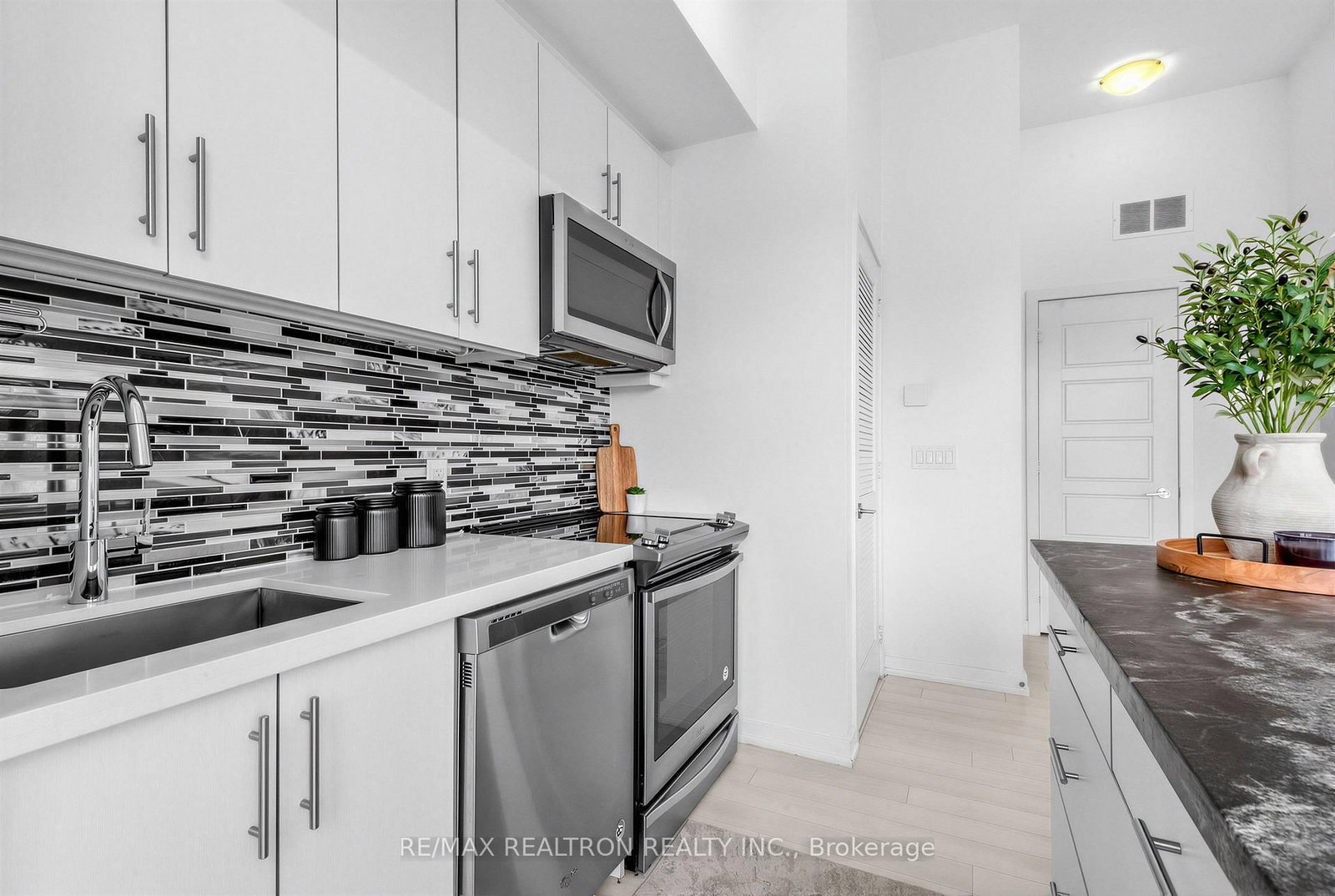 233 Broward Way • #8 • Innisfil, ON photo 19
