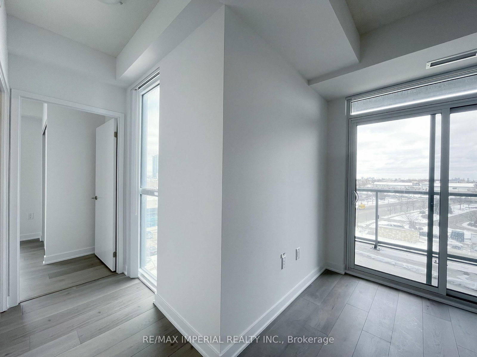 616-38 Honeycrisp Cres, Vaughan, view 6