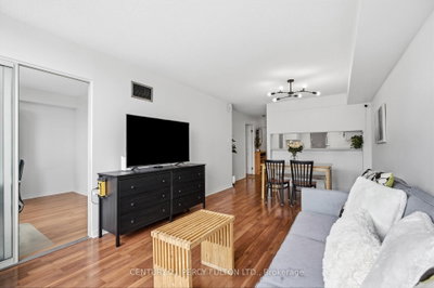 309 Major Mackenzie Avenue • #611 • Richmond Hill, ON photo 6