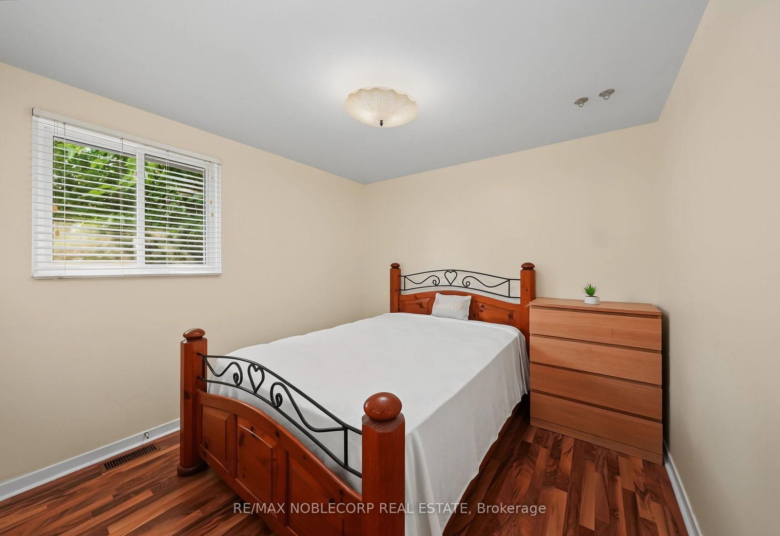 166 Collings Avenue • Bradford West Gwillimbury, ON photo 14