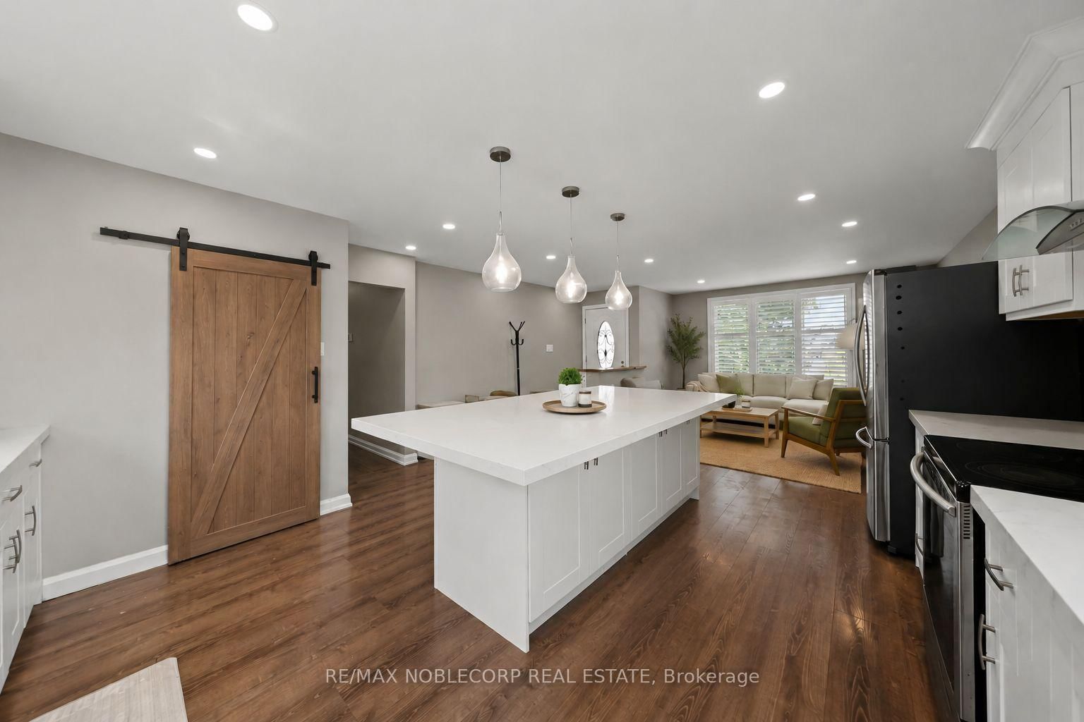 166 Collings Avenue • Bradford West Gwillimbury, ON photo 6