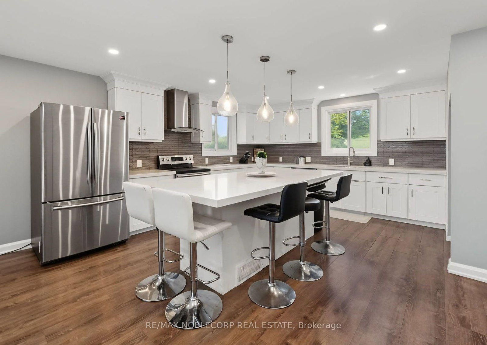 166 Collings Avenue • Bradford West Gwillimbury, ON photo 8