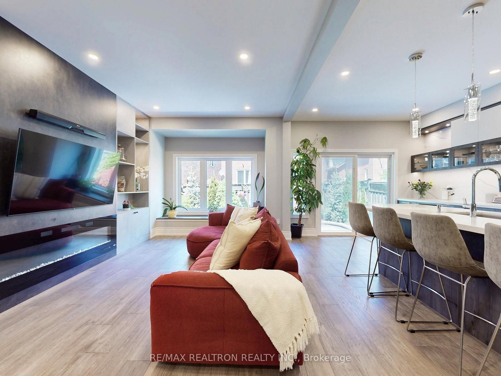 115 Bentoak Crescent • Vaughan, ON photo 4