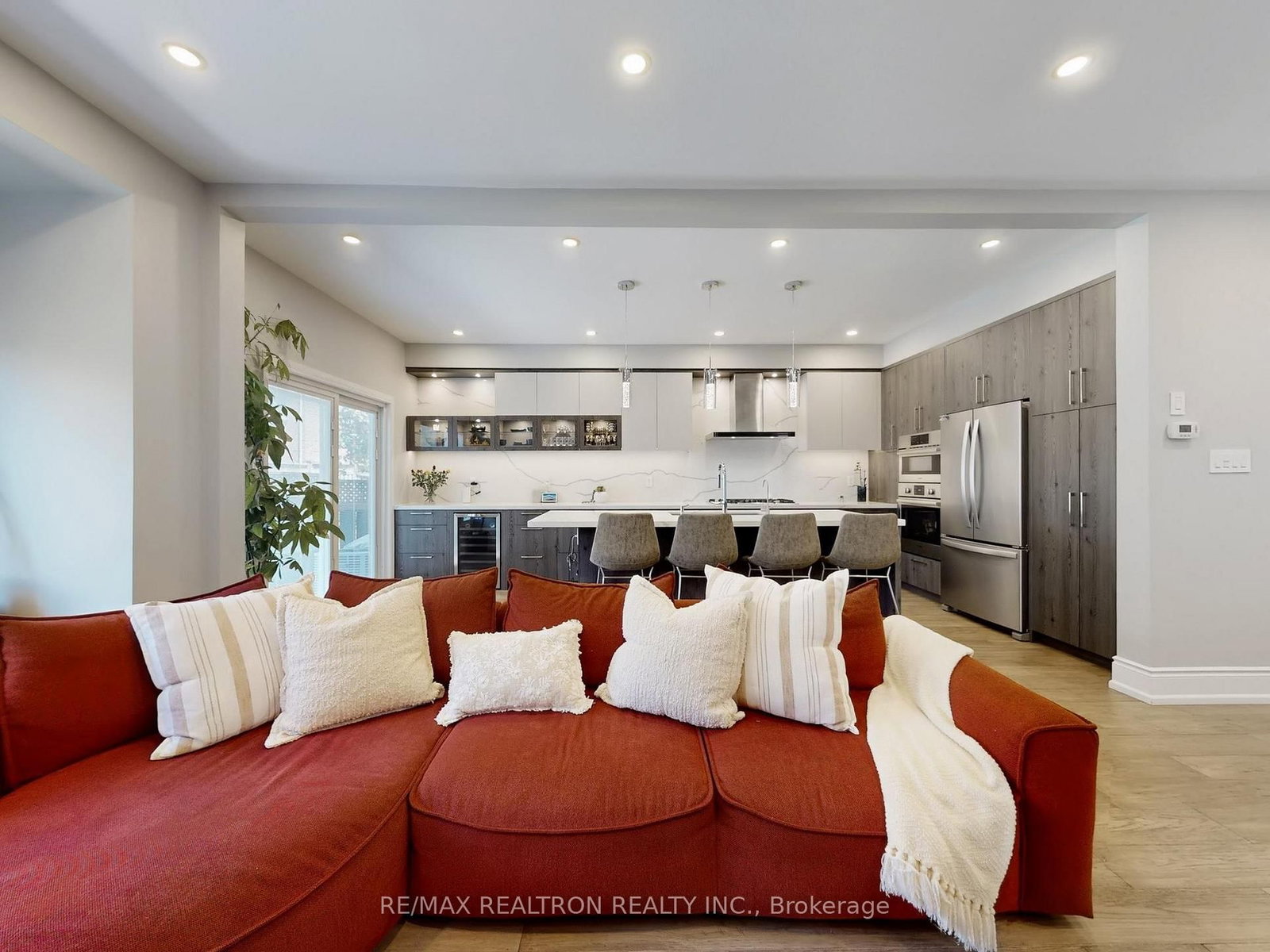 115 Bentoak Crescent • Vaughan, ON photo 6