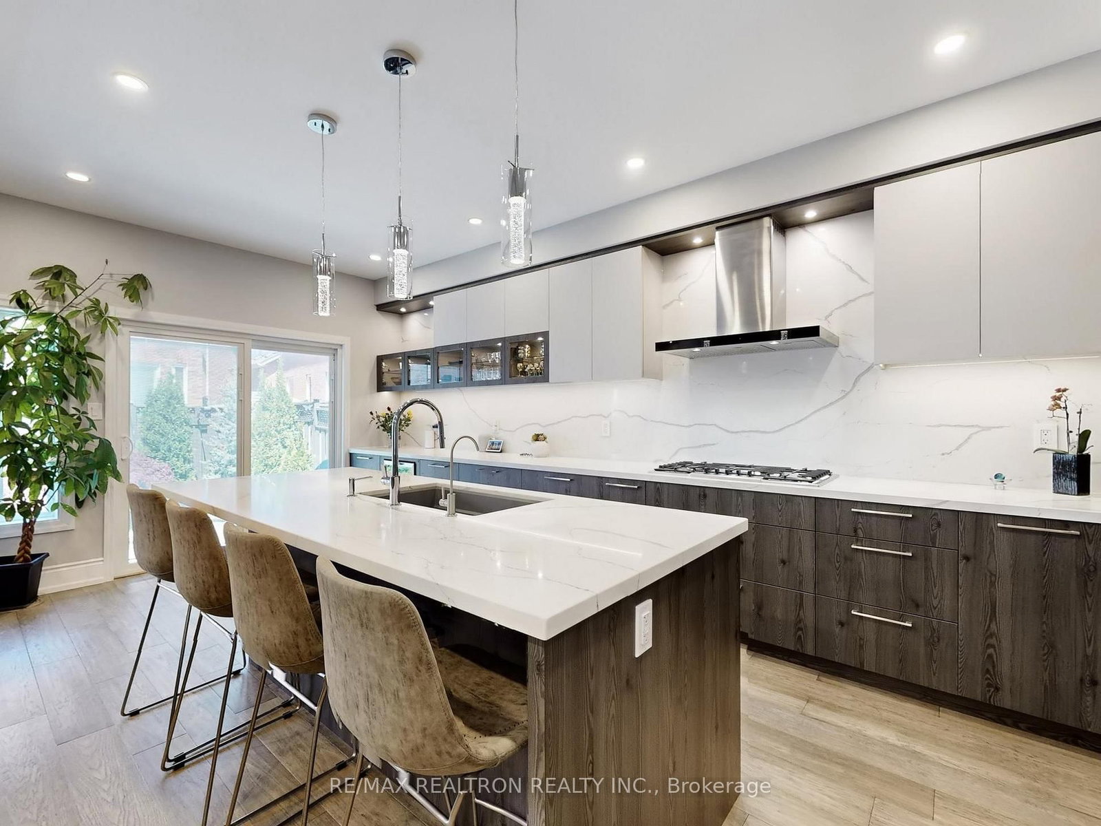 115 Bentoak Crescent • Vaughan, ON photo 8