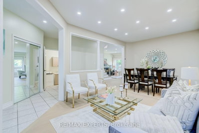 45 Naughton Drive • Richmond Hill, ON photo 8