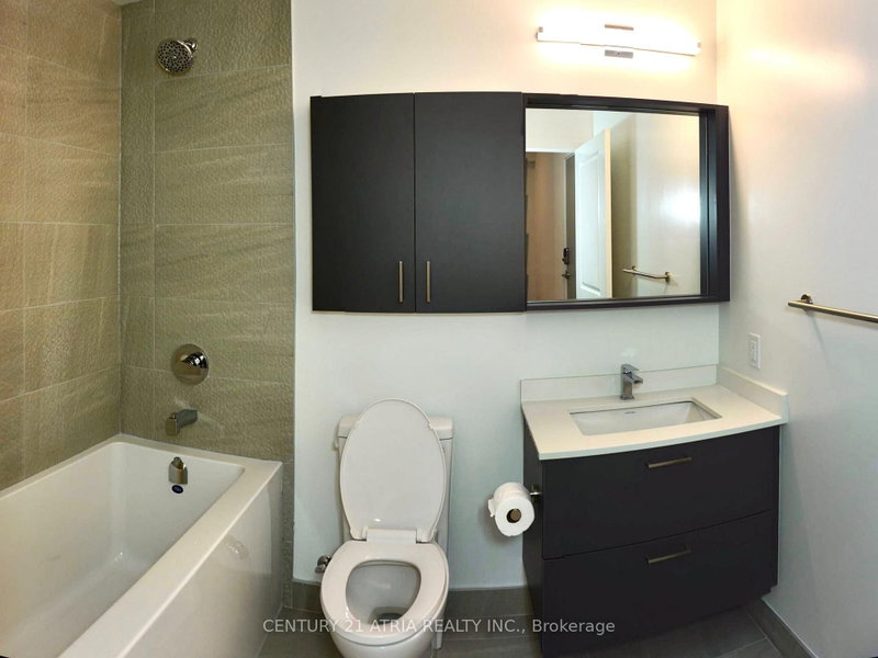 619A - 30 Upper Mall Way