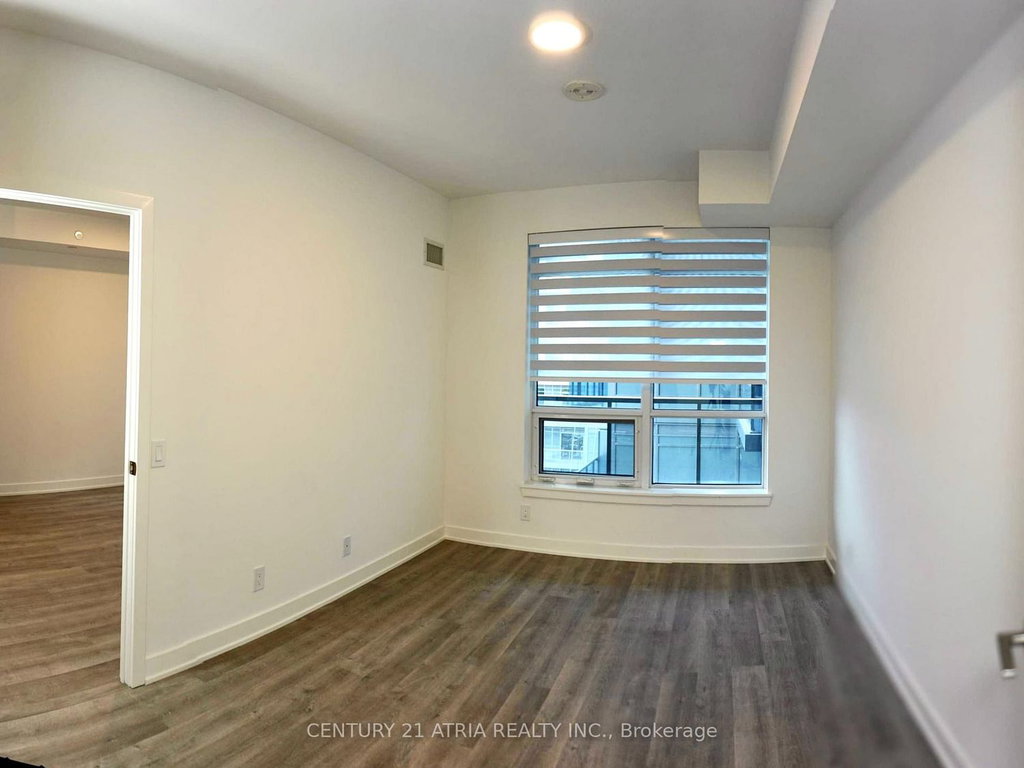 619A - 30 Upper Mall Way 4