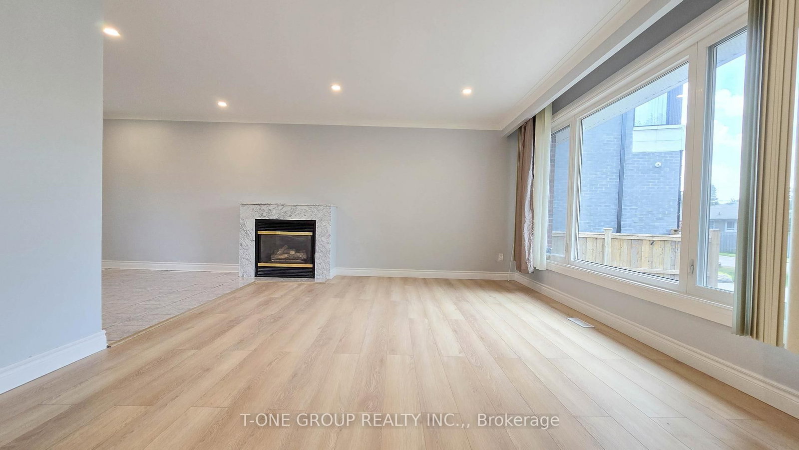 MAIN - 452 LYNETT Crescent, Richmond Hill 4