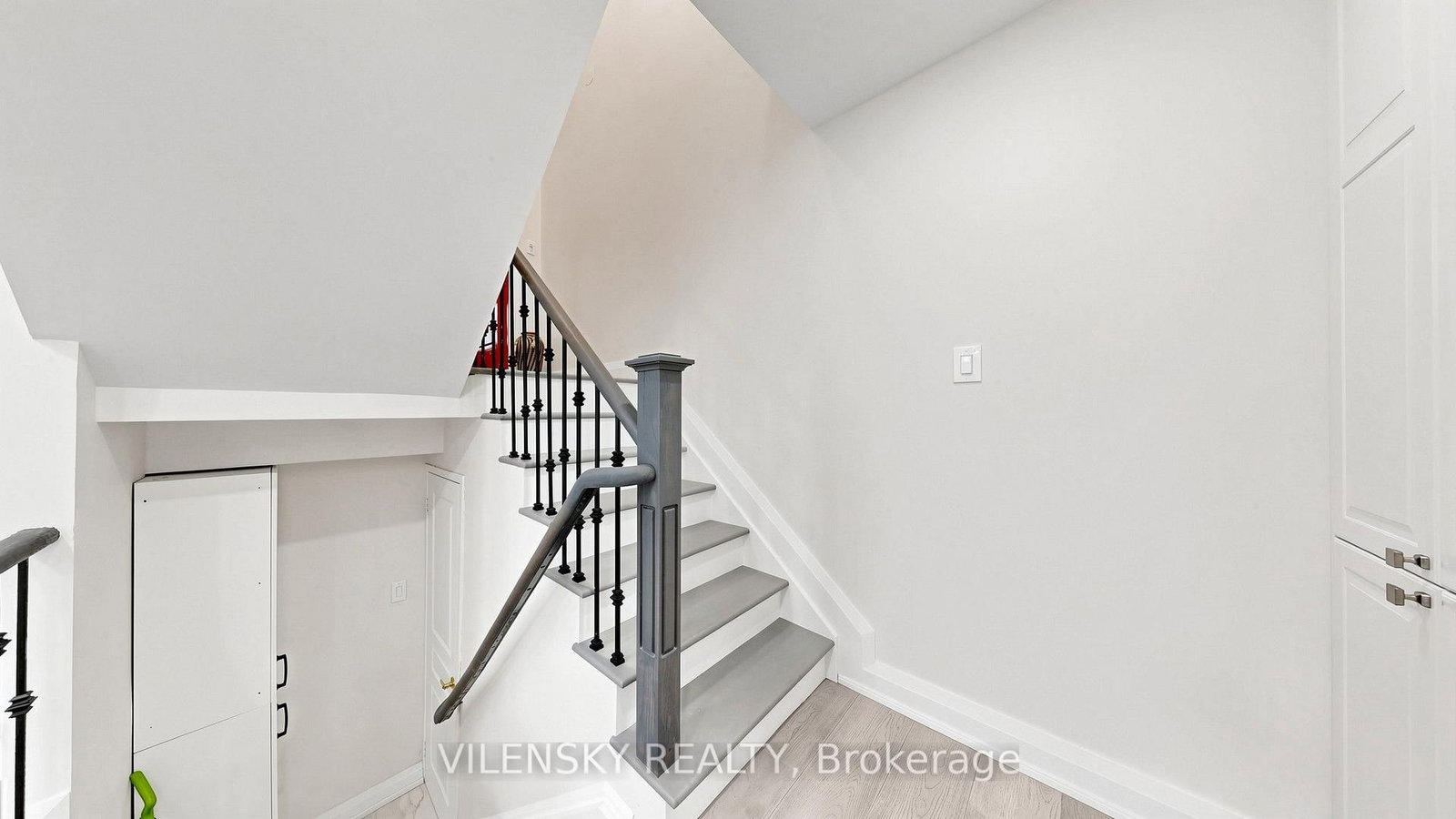 31 Lonny Court • Vaughan, ON photo 18