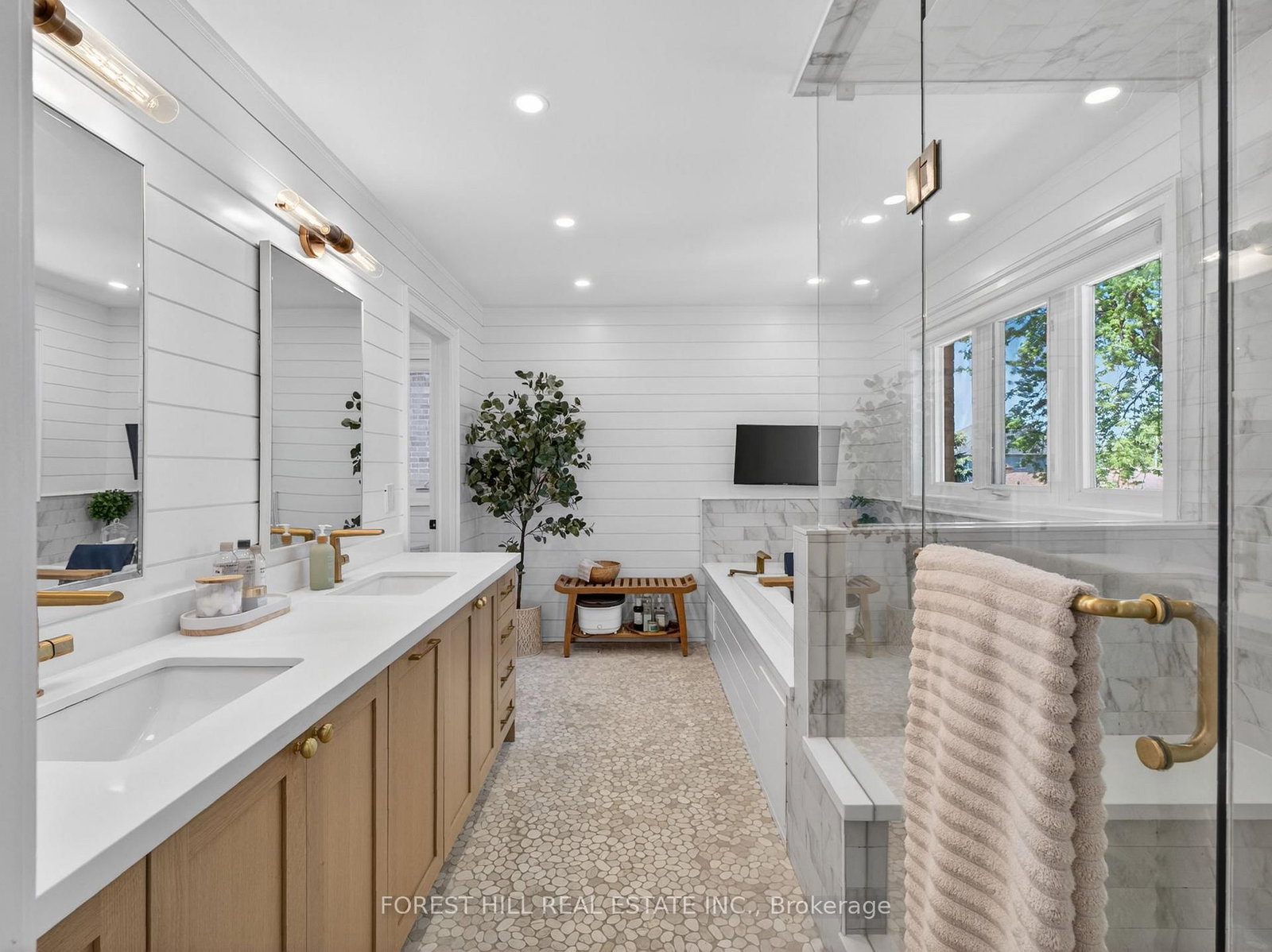 118 Pathlane Road • Richmond Hill, ON photo 24