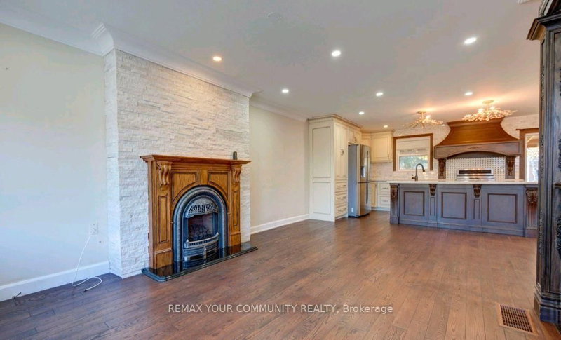 372 Dixon Boulevard