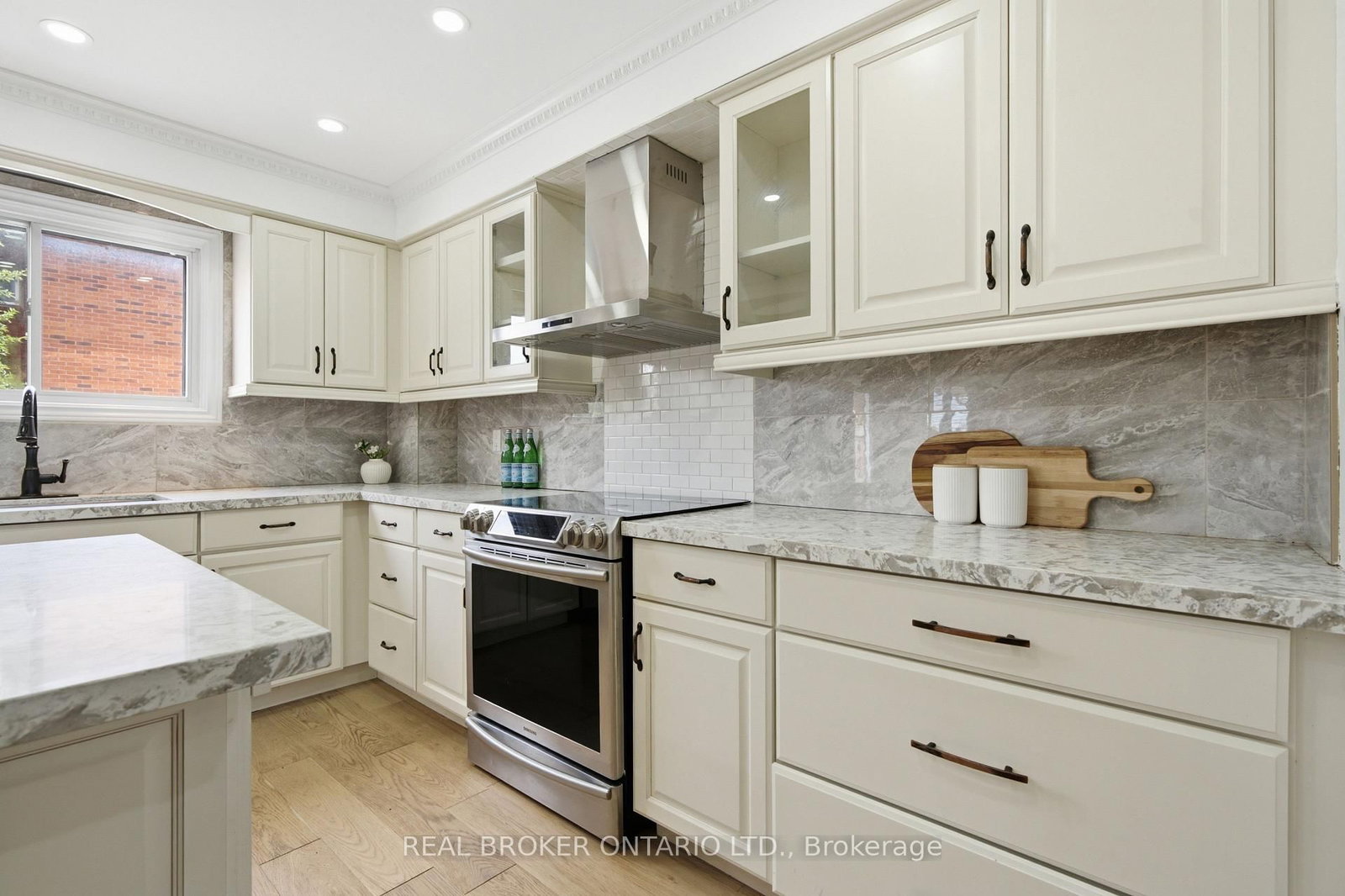 94 Roxana Avenue • Vaughan, ON photo 15