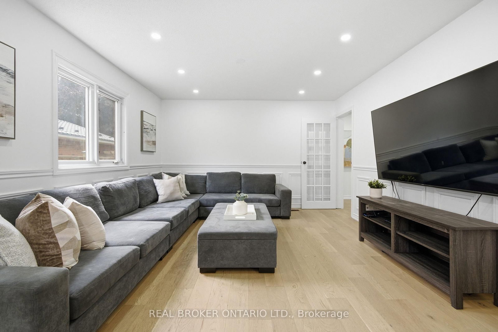94 Roxana Avenue • Vaughan, ON photo 17