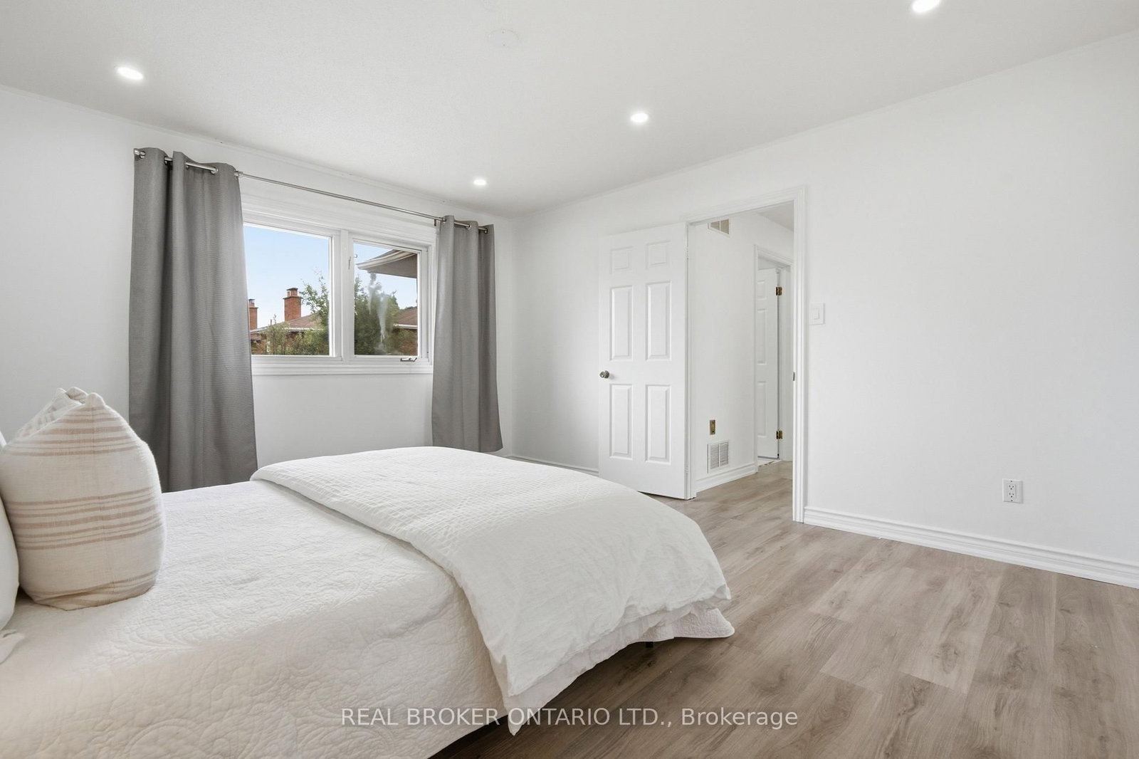 94 Roxana Avenue • Vaughan, ON photo 29