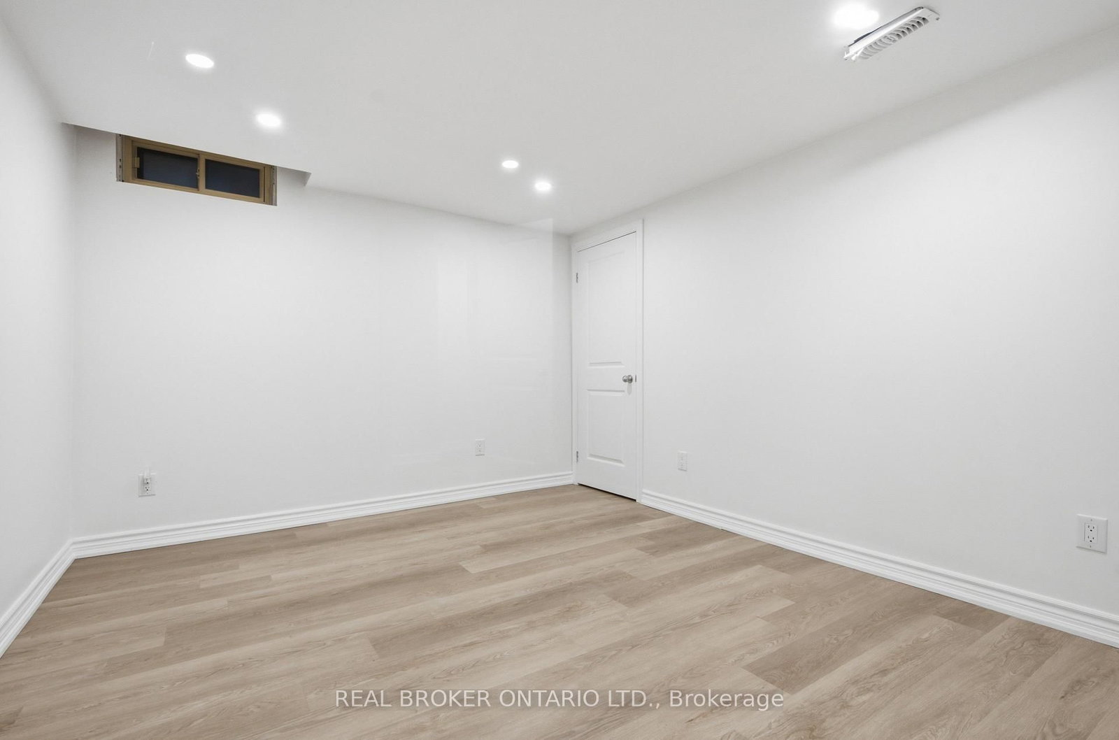 94 Roxana Avenue • Vaughan, ON photo 39